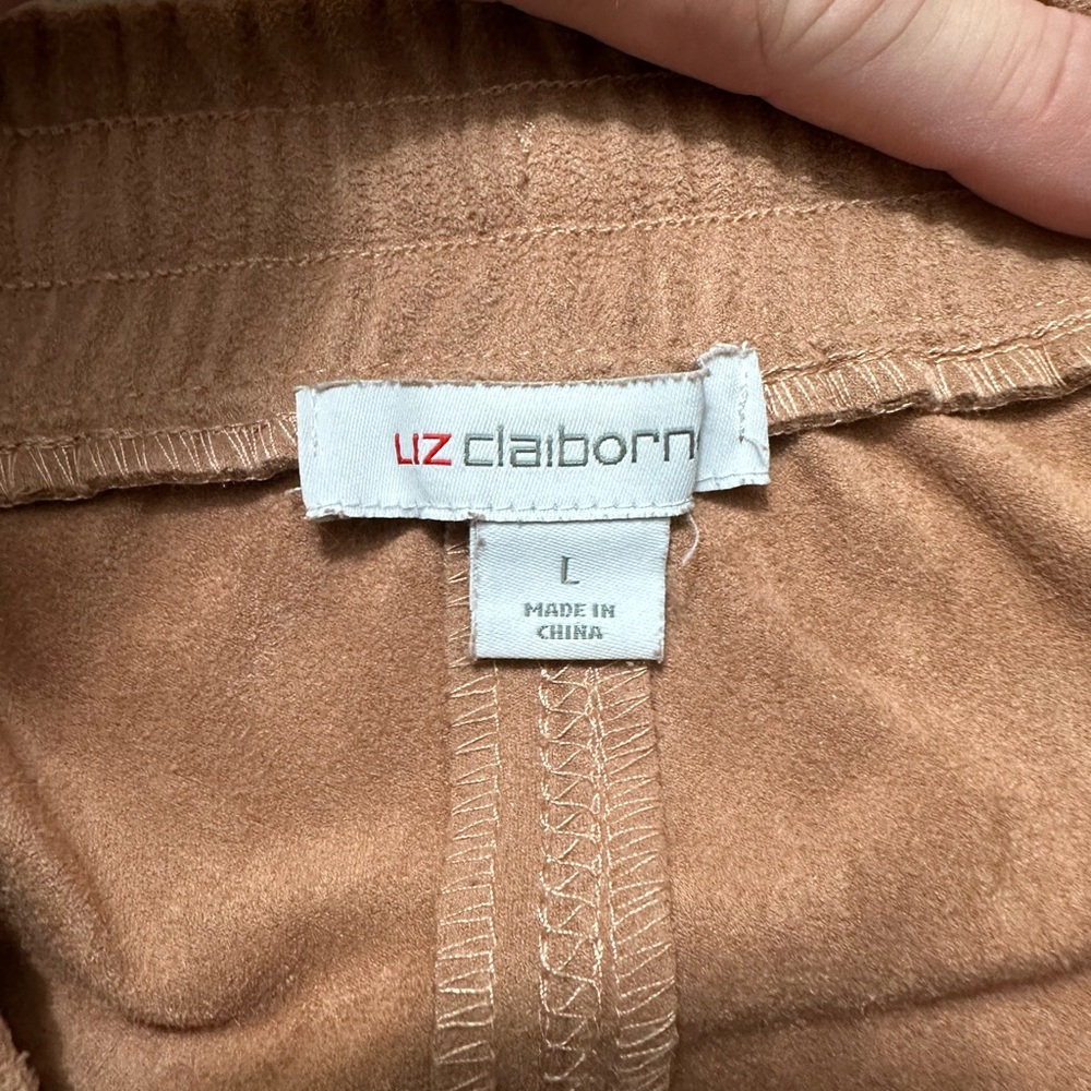 Liz Claiborne Skirt. Large. Normal wear. Very clean. Smoke free. - Picture 5 of 6